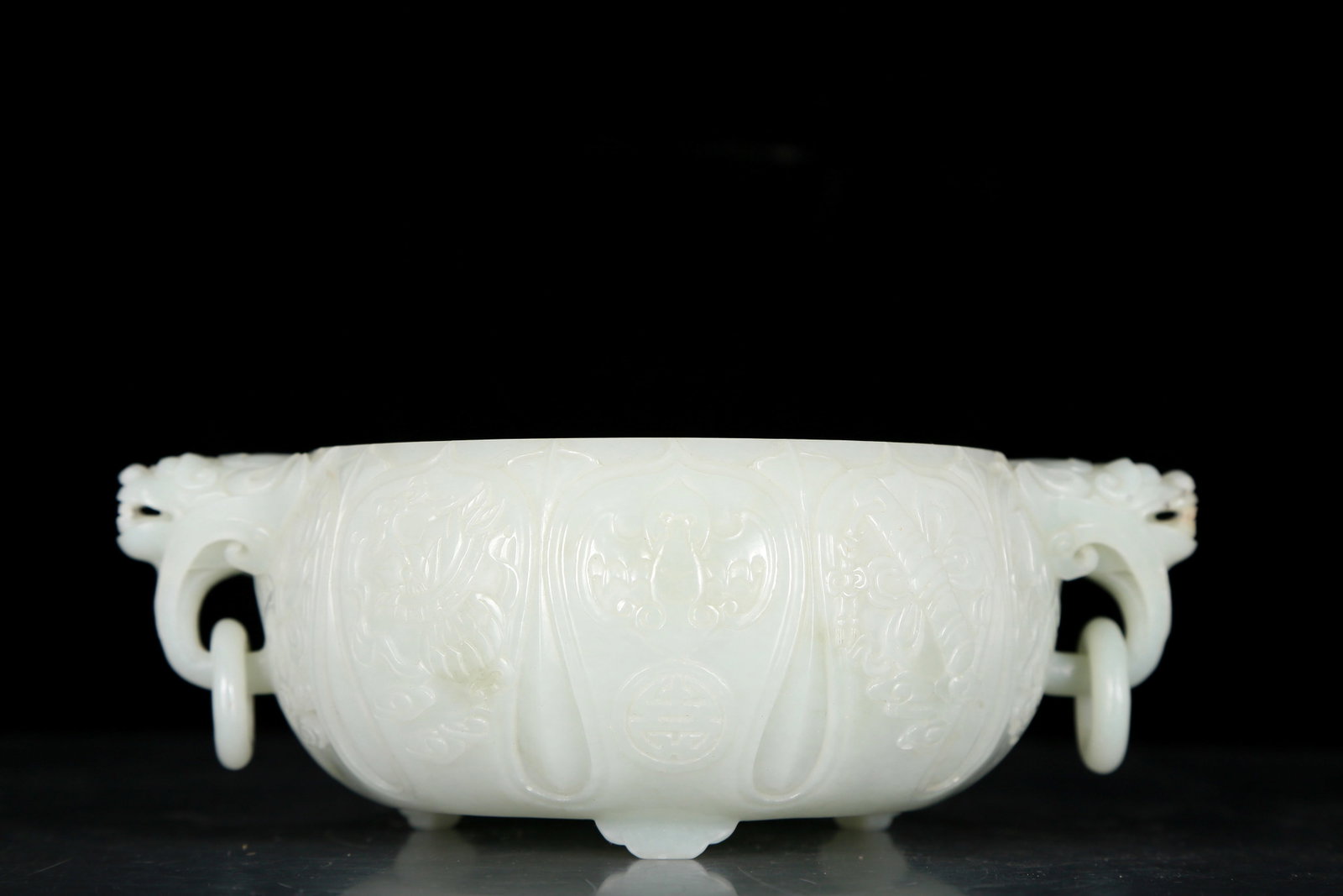 An exquisite white jade dragon ear tripodcenser (1 of 8)