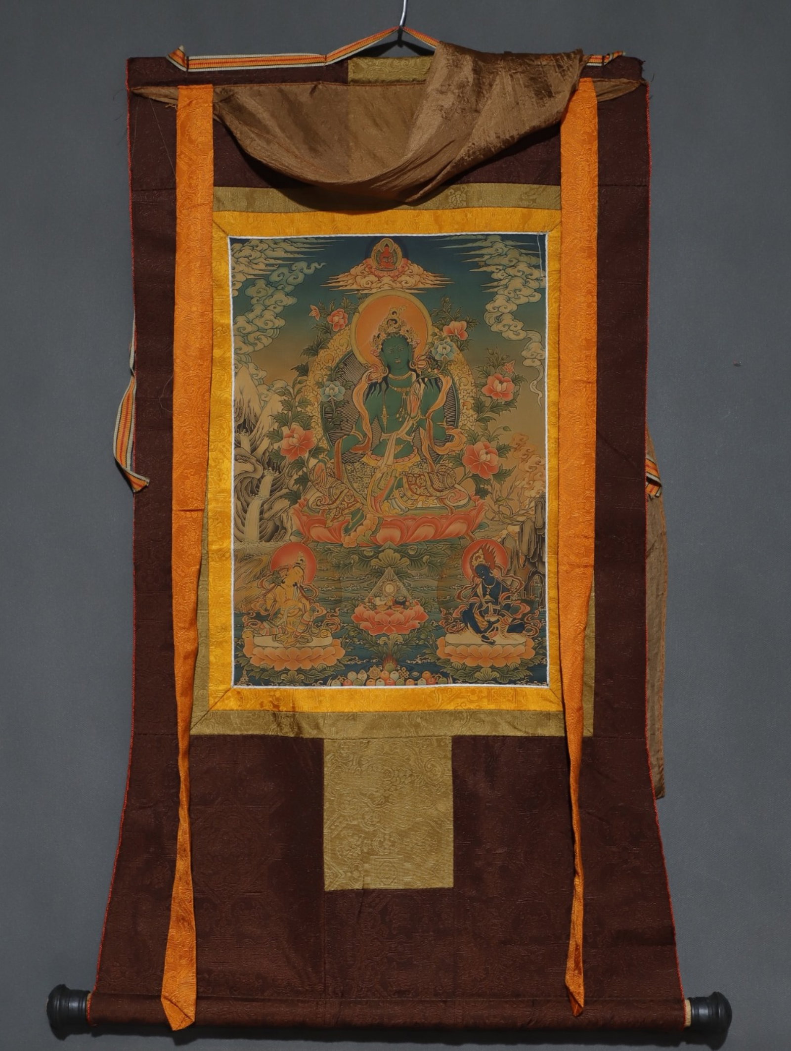 A Rare Brocade Painted Color Statue of Tara Tangka: A Rare Brocade Painted Color Statue of Tara Tangka,Qing Dynasty, China,Size:34.6inx18.1in,(Without frame)16.5inx11in 织锦彩绘度母像唐卡,中&#