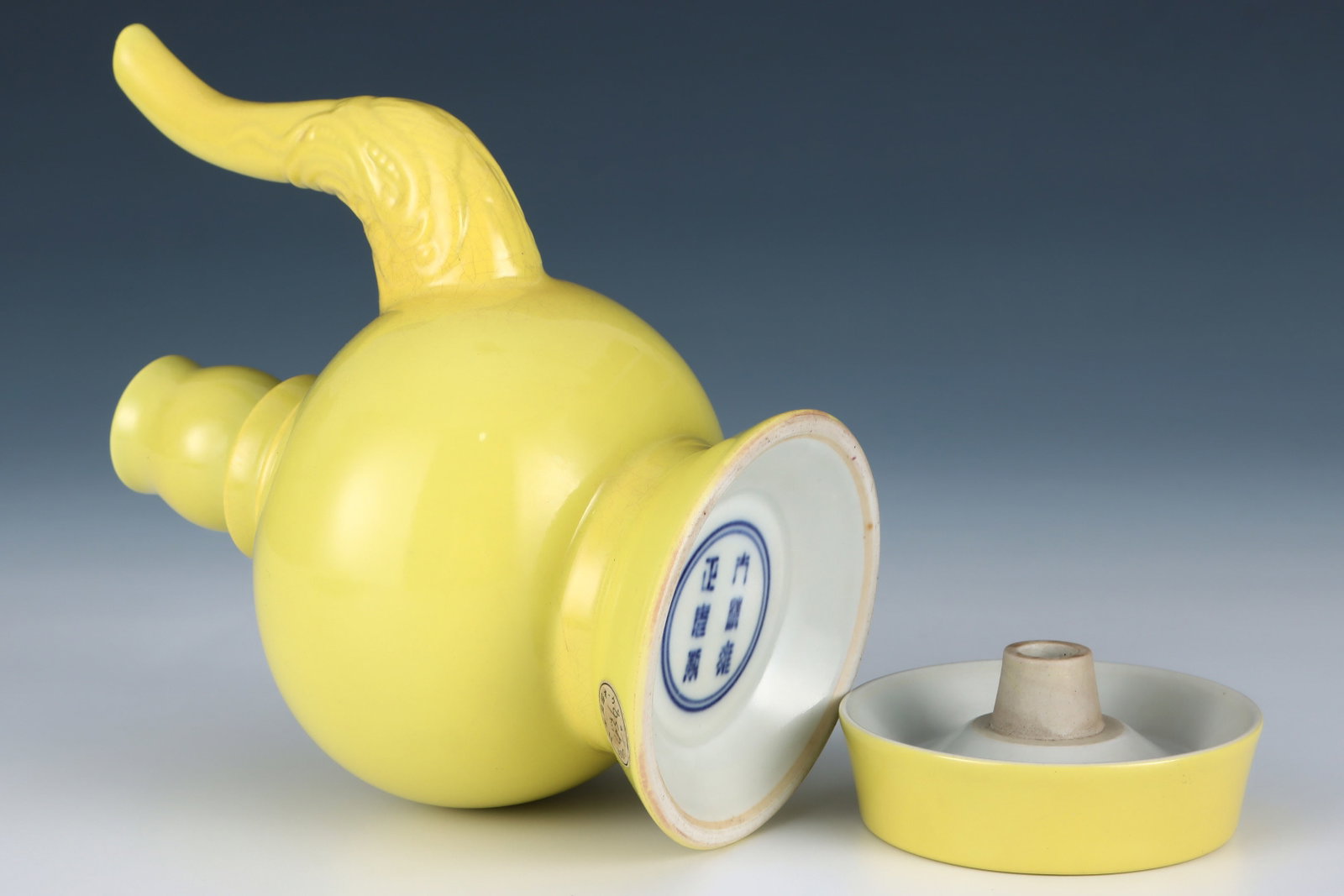 An Exquisite Yellow Glazed Pot - 8
