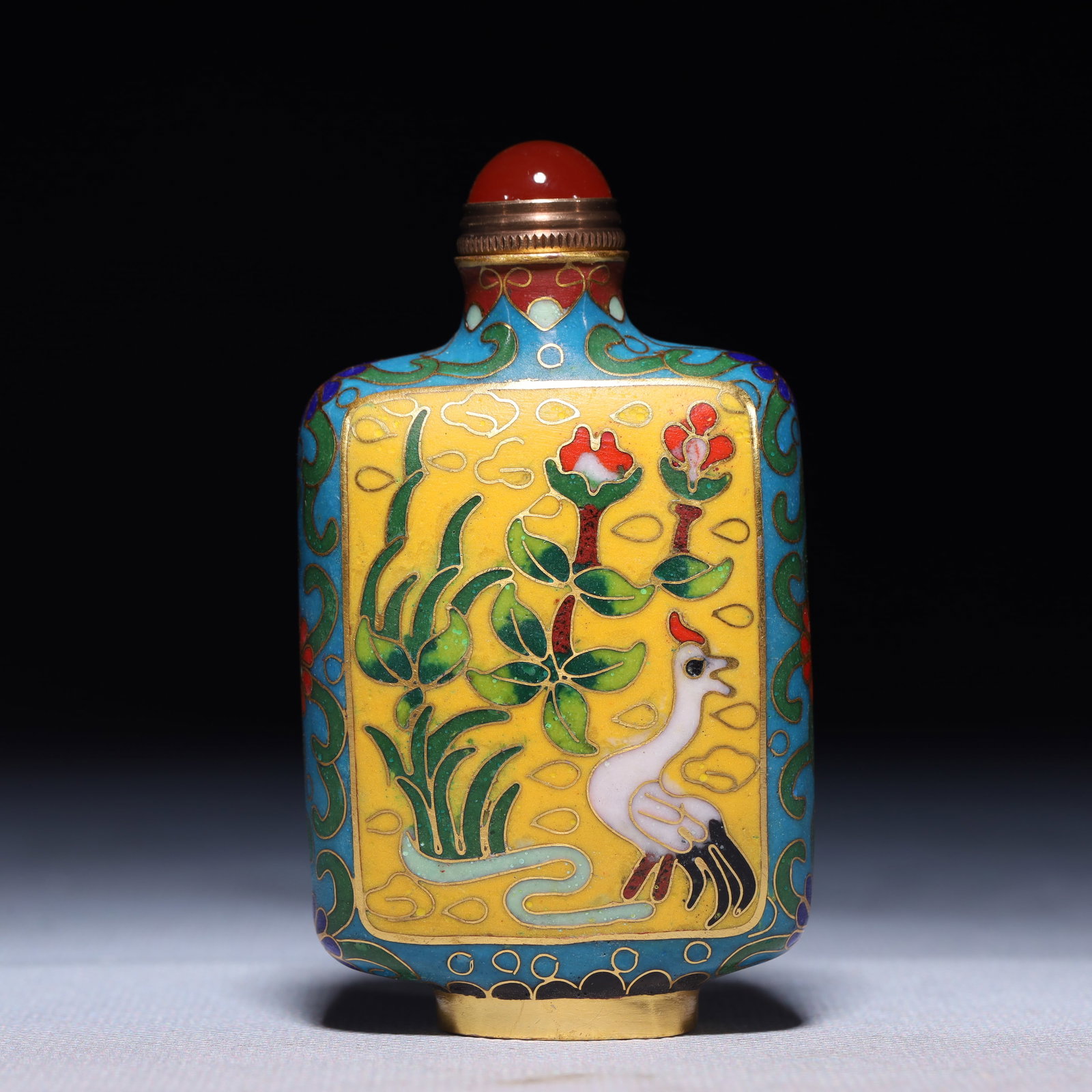 An Exquisite Cloisonne Auspicious Cloud and Bats Pattern Snuff Bottle (1 of 8)