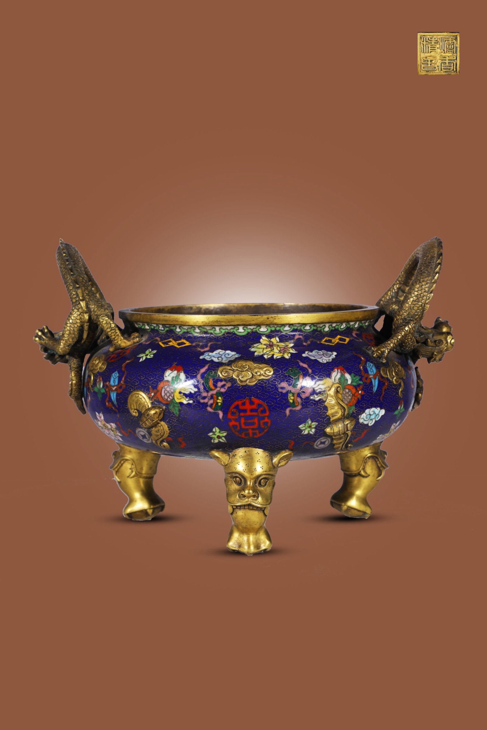An Exquisite Cloisonne Bats and Peach Pattern Tripod Double-Ears Censer: An Exquisite Cloisonne Bats and Peach Pattern Tripod Double-Ears Censer,Qing Dynasty,China,With Mark,Size:8.7inx11.8in,Weight:6150g 景泰蓝福寿纹三足