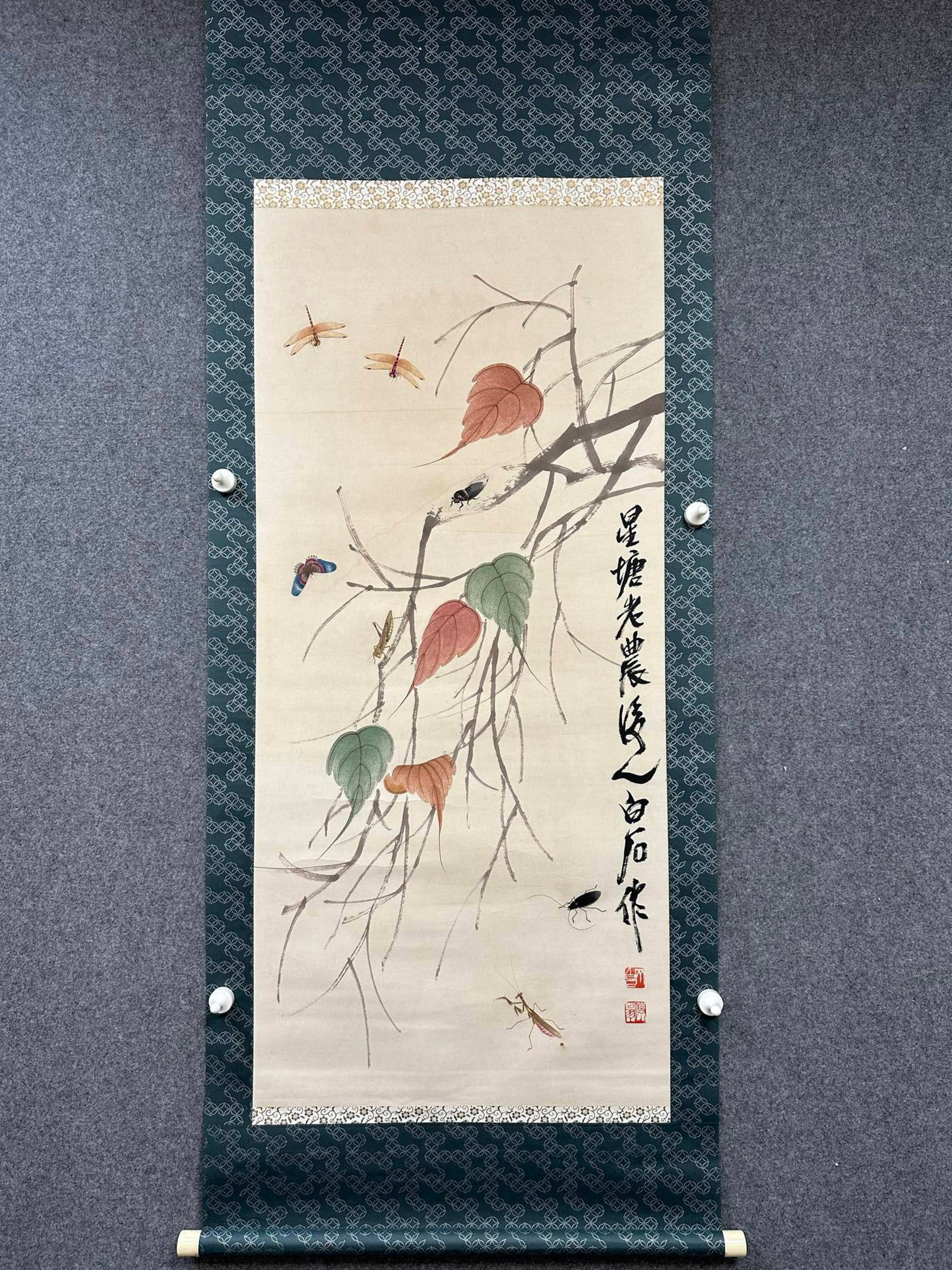 A Chinese Vertical Scroll Ink Painting of Insect on Paper: A Chinese Vertical Scroll Ink Painting of Insect on Paper,Qi Baishi,Size:20.5inx44.1in 一幅中国水墨昆虫画立轴,齐白石