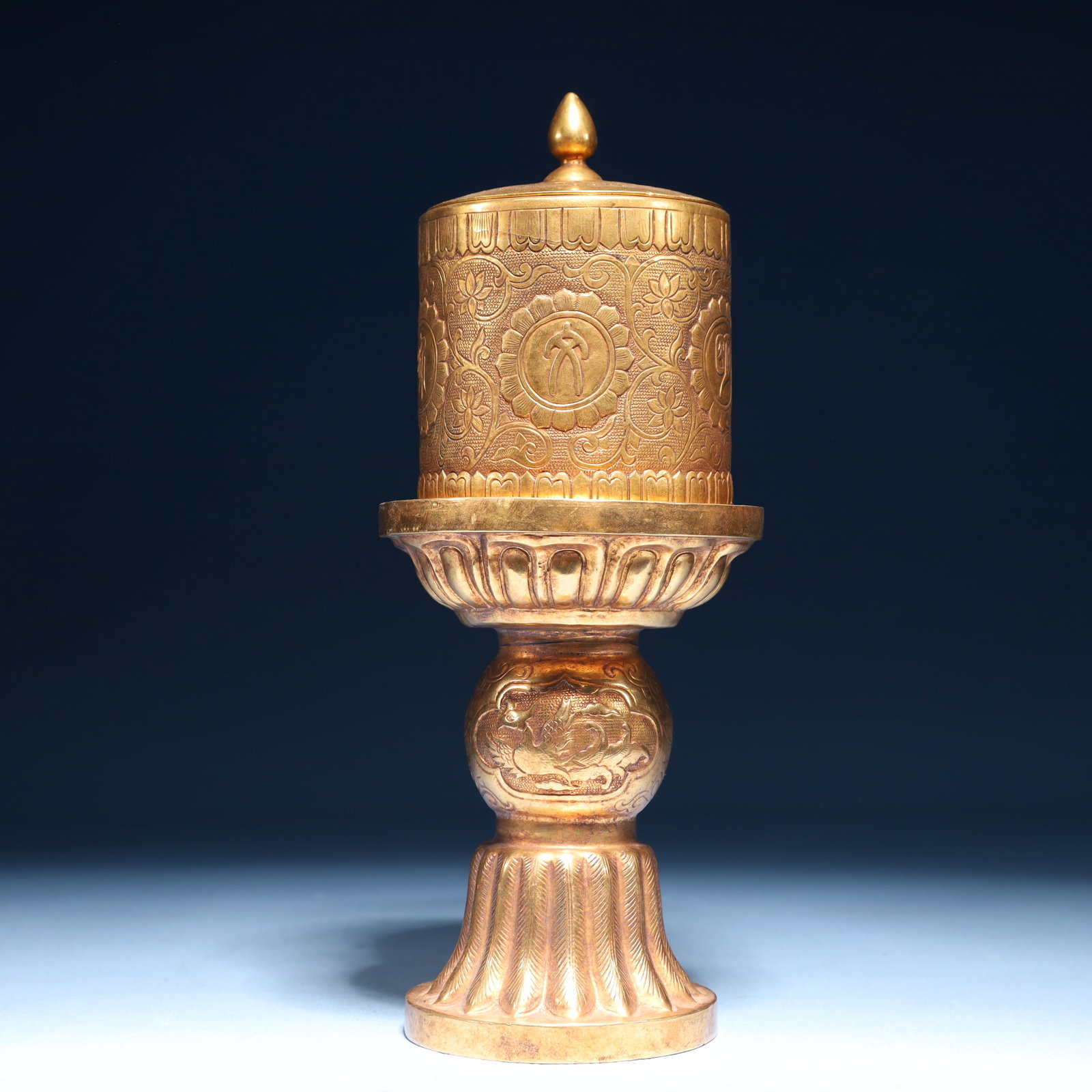 An Exquisite Gilt Bronze Lotus Pattern Stem Cup - 5