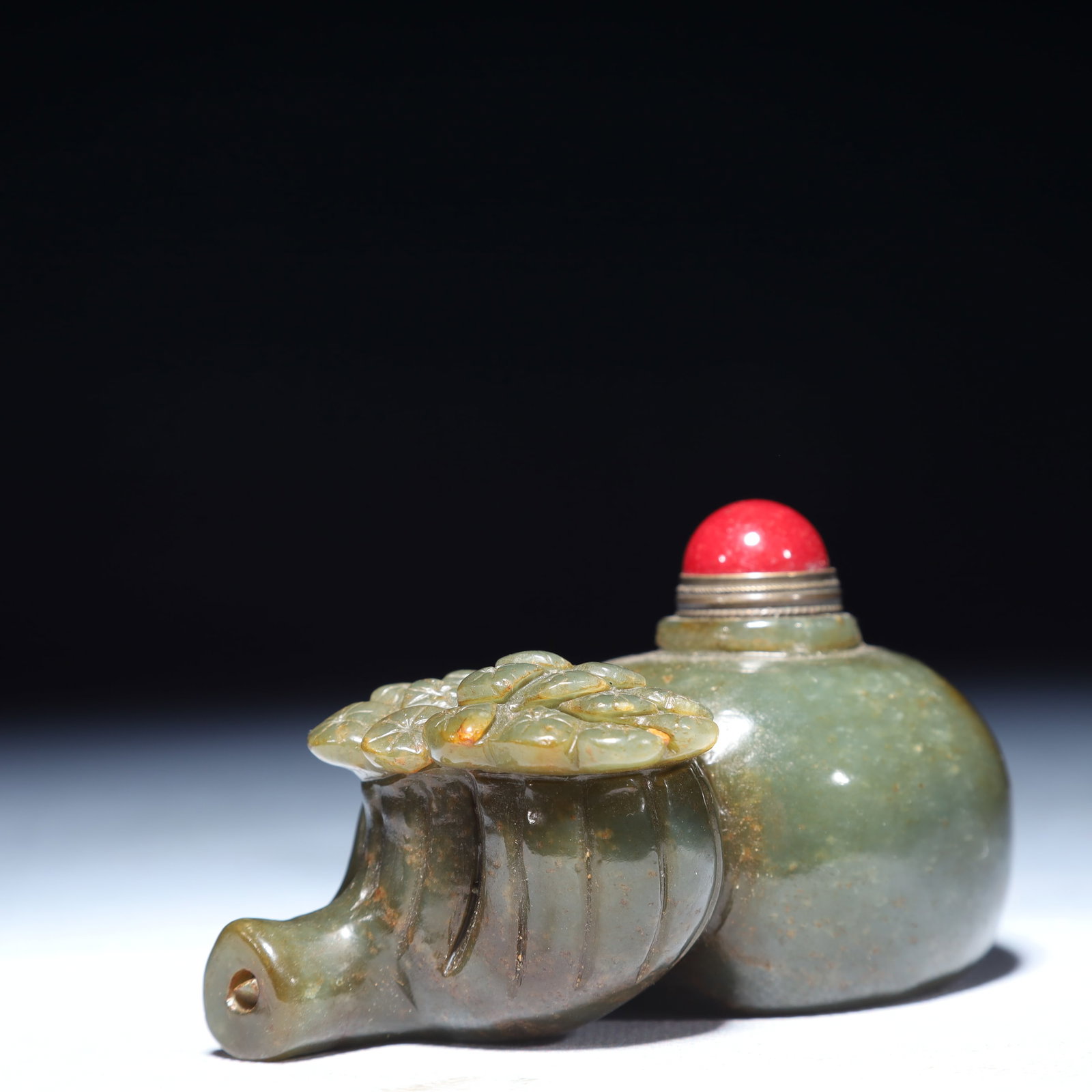 An Exquisite Jasper Pine Snuff Bottle - 2