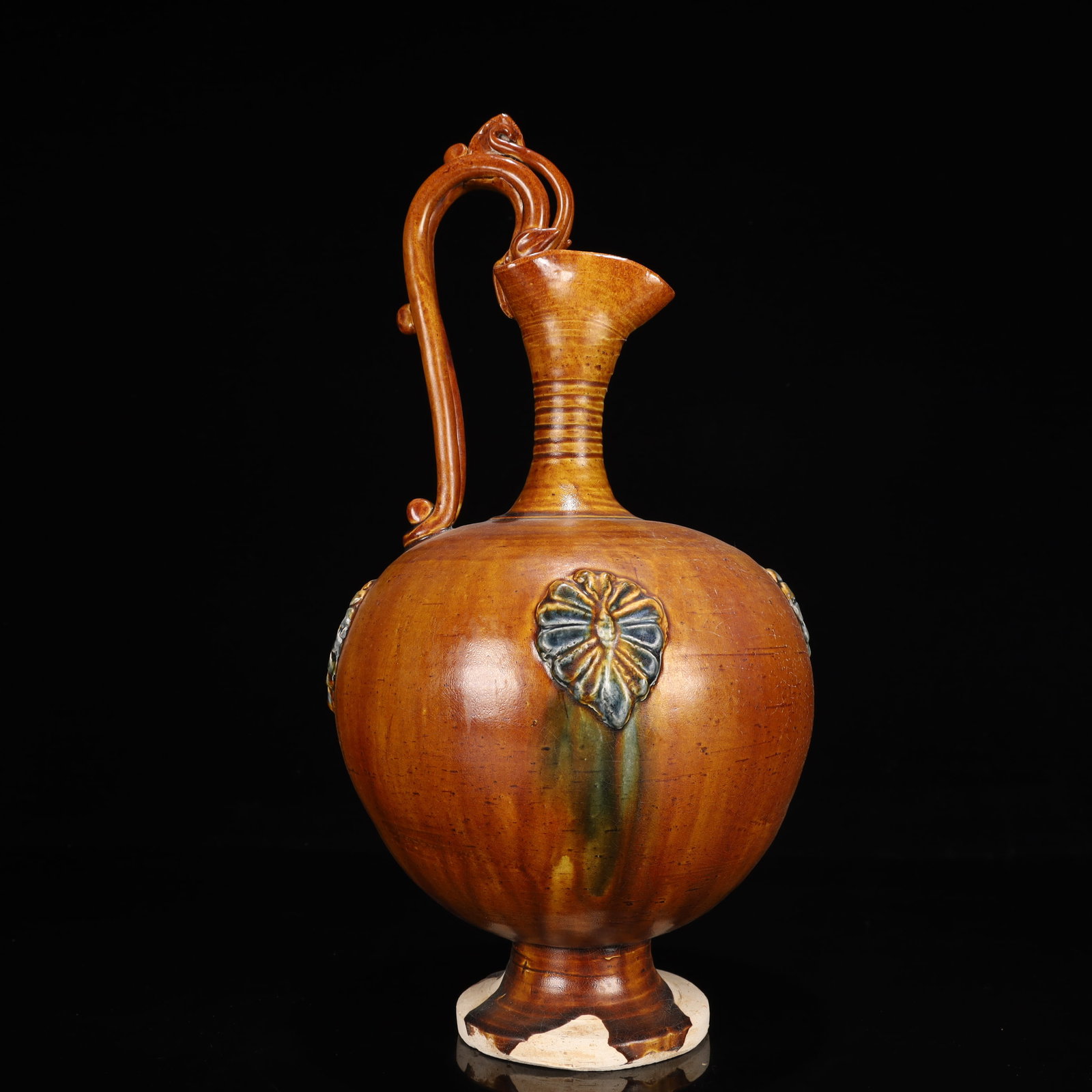 A Rare Tang Tri-Color Glazed Pottery Dragon-Handle Ewer (1 of 12)