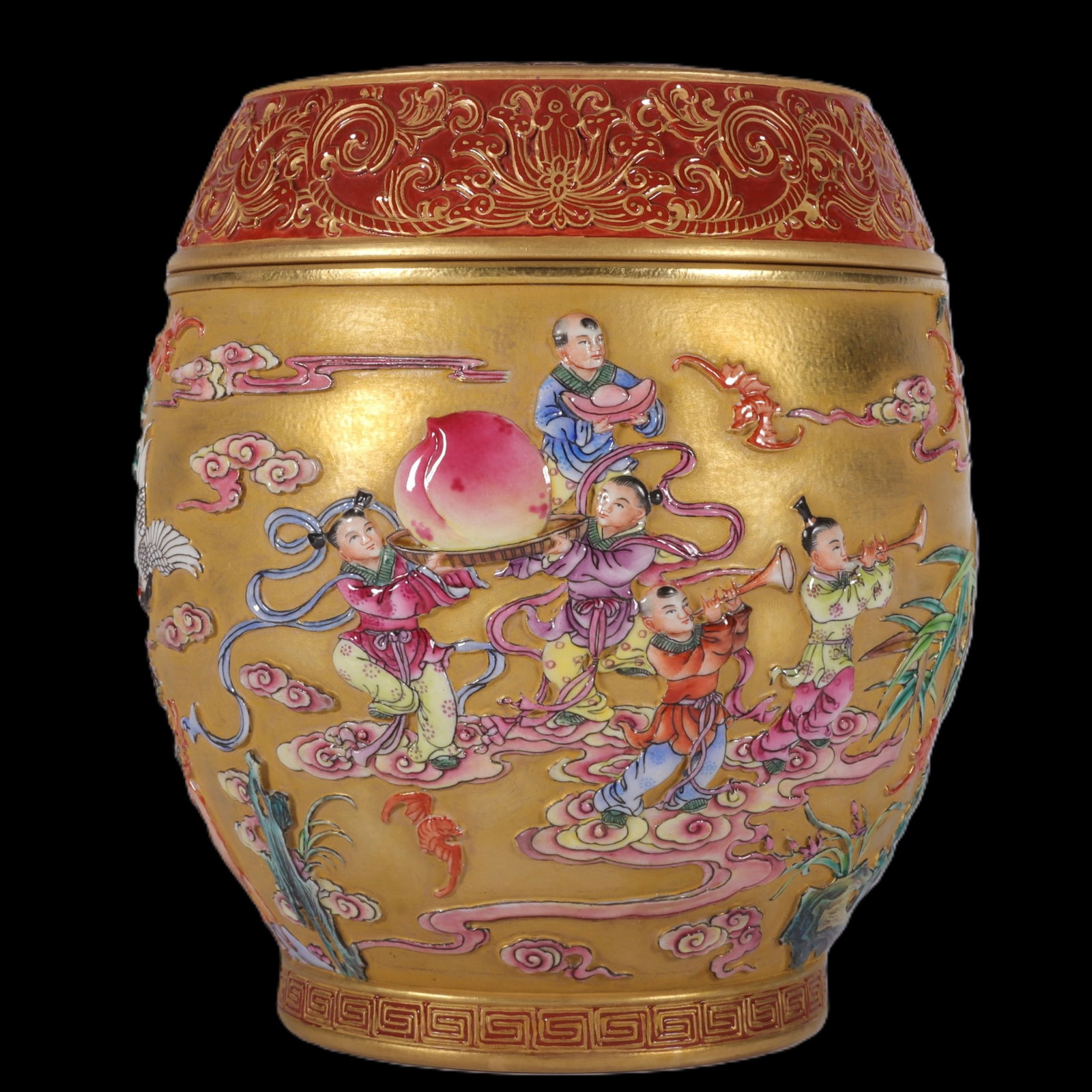 An Exquisite Enamel Gold Ground Character and Story Pattern Jar with Cover (1 of 9)