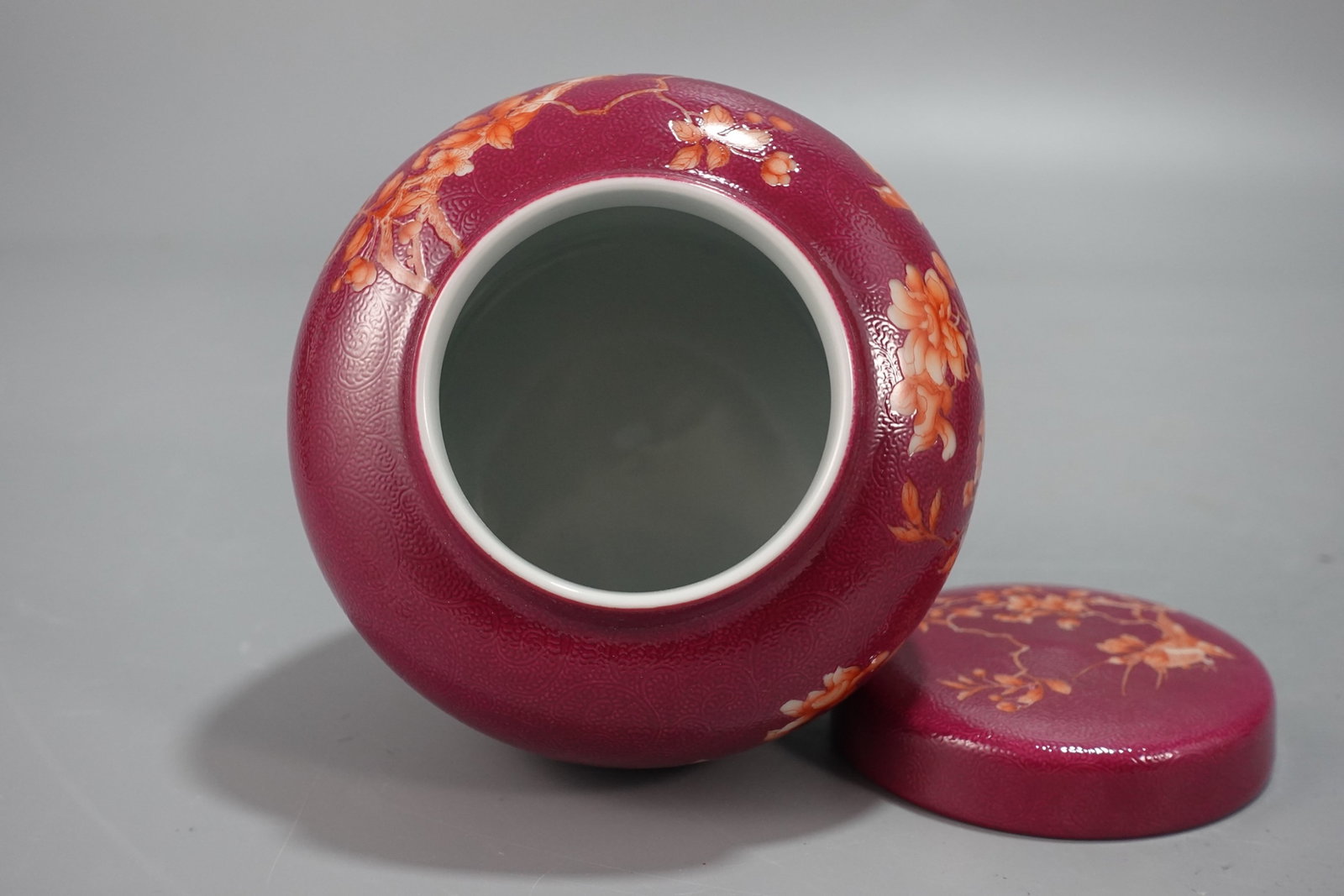 An Exquisite Ruby Red-Glazed Flower and Bird Pattern Jar - 9