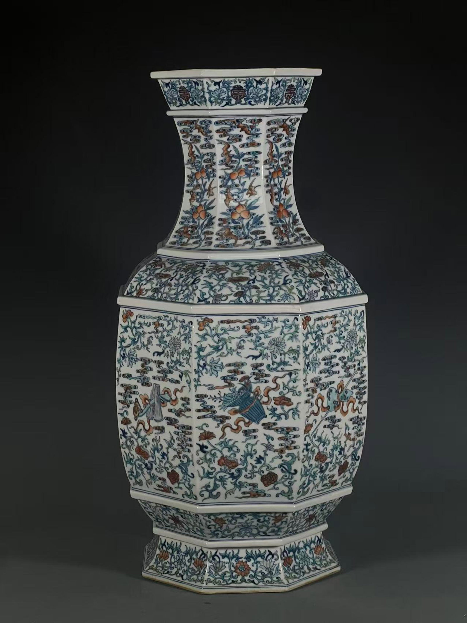 A Huge Doucai Lotus Pattern Vase: A Huge Doucai Lotus Pattern Vase,Qing Dynasty,China,Qianlong Six-character Mark,Size:20.2inx7.9in 斗彩缠枝莲纹瓶,中国清代,乾&