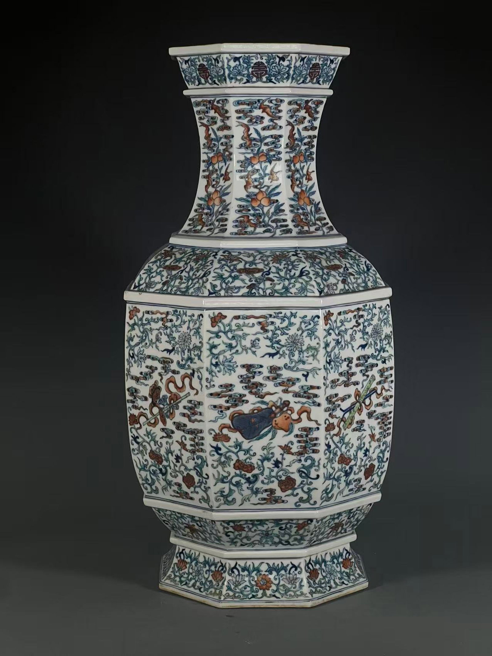 A Huge Doucai Lotus Pattern Vase - 3