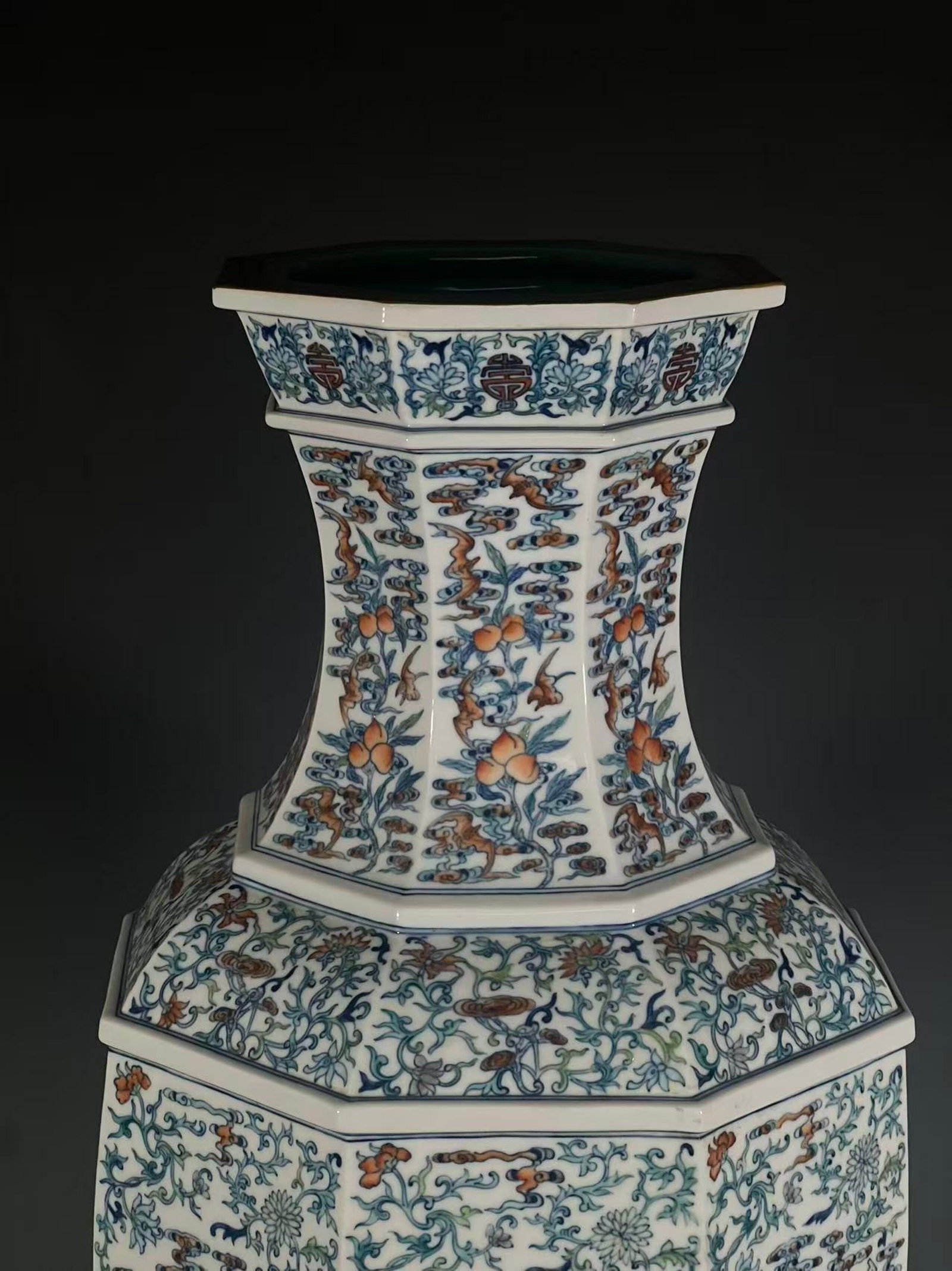 A Huge Doucai Lotus Pattern Vase - 6