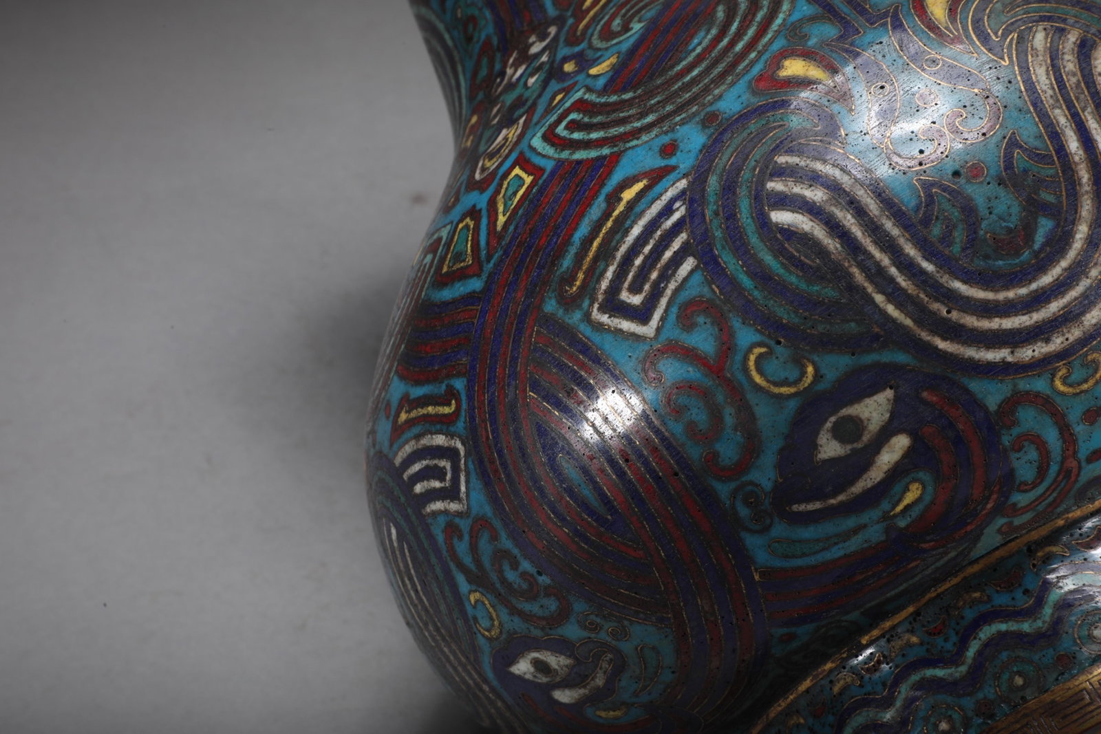 An Exquisite Cloisonne Beast-Face Pattern Loop-Handled Pot - 9