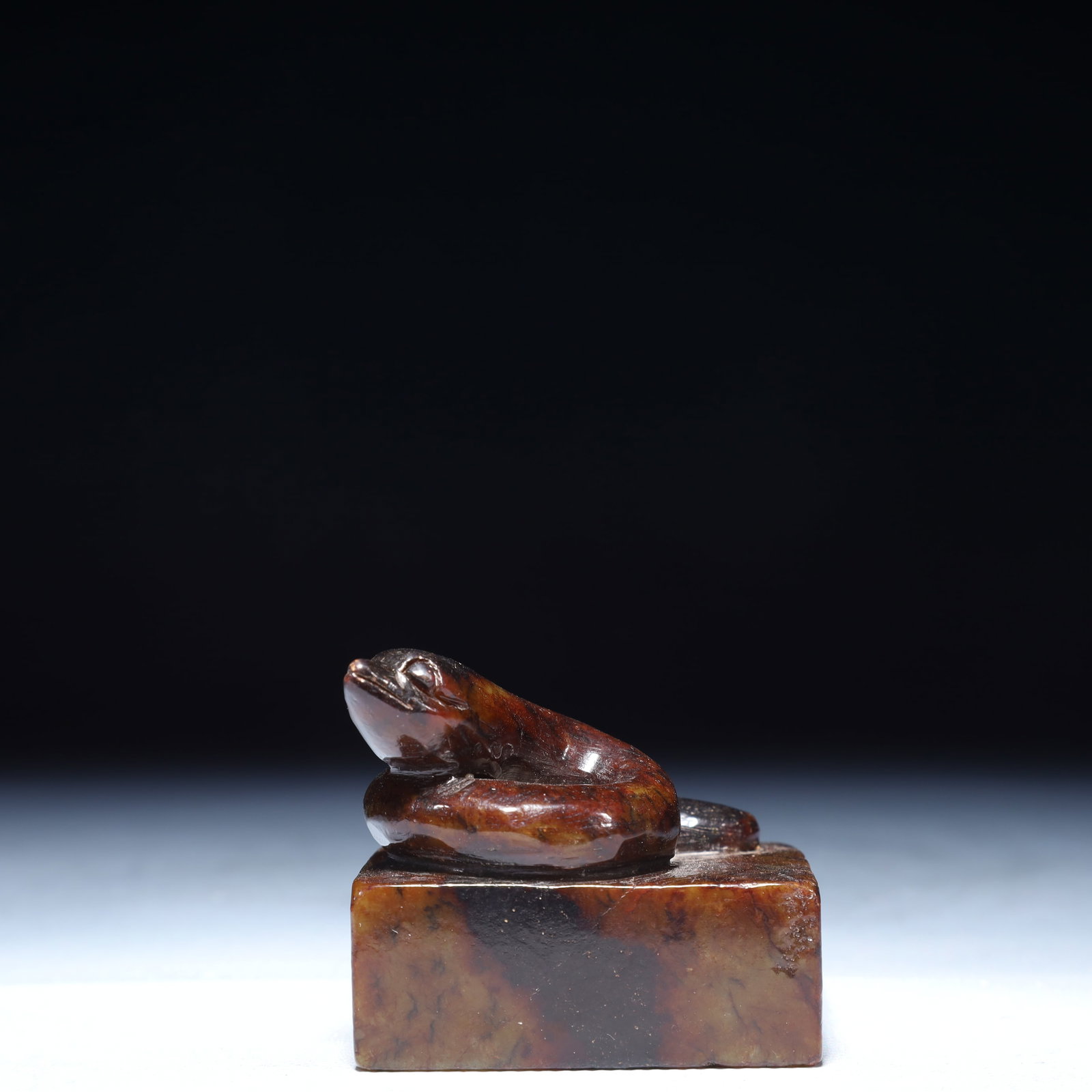 An Archaic Archaic Jade Snake Seal: An Archaic Archaic Jade Snake Seal,Ancient Time,China,Size:2.2inx2in,Weight:300g 高古玉蛇印章,中国远古时期