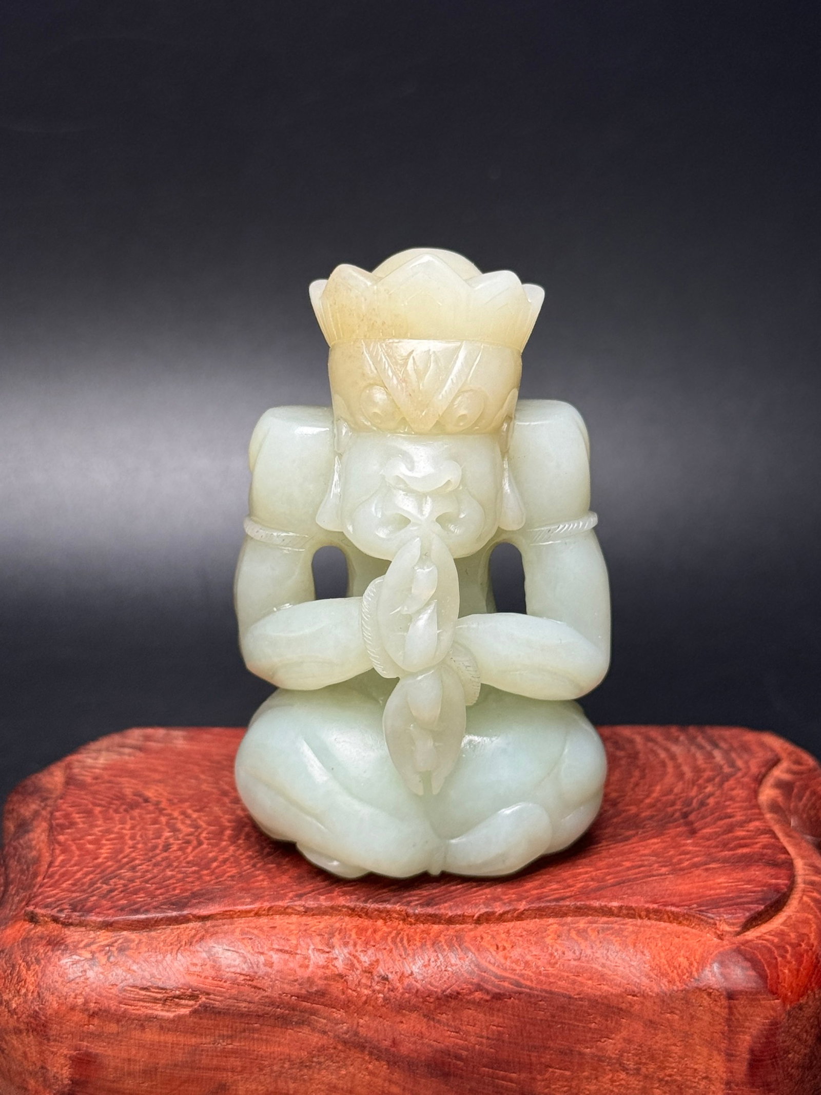 An Exquisite White Jade Figure Ornament: An Exquisite White Jade Figure Ornament,Qing Dynasty,China,Size:2.8inx1.7inx1.4in,Weight:125g 白玉人物摆件,中国清代