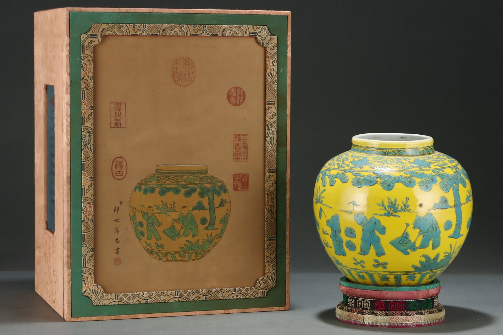 An Exquisite Yellow Ground Green Glazed Character and Story Pattern Jar: An Exquisite Yellow Ground Green Glazed Character and Story Pattern Jar,Ming Dynasty,China,Zhengde Six-character Mark,Size:8.3inx9.1in 黄地绿釉人物故事&