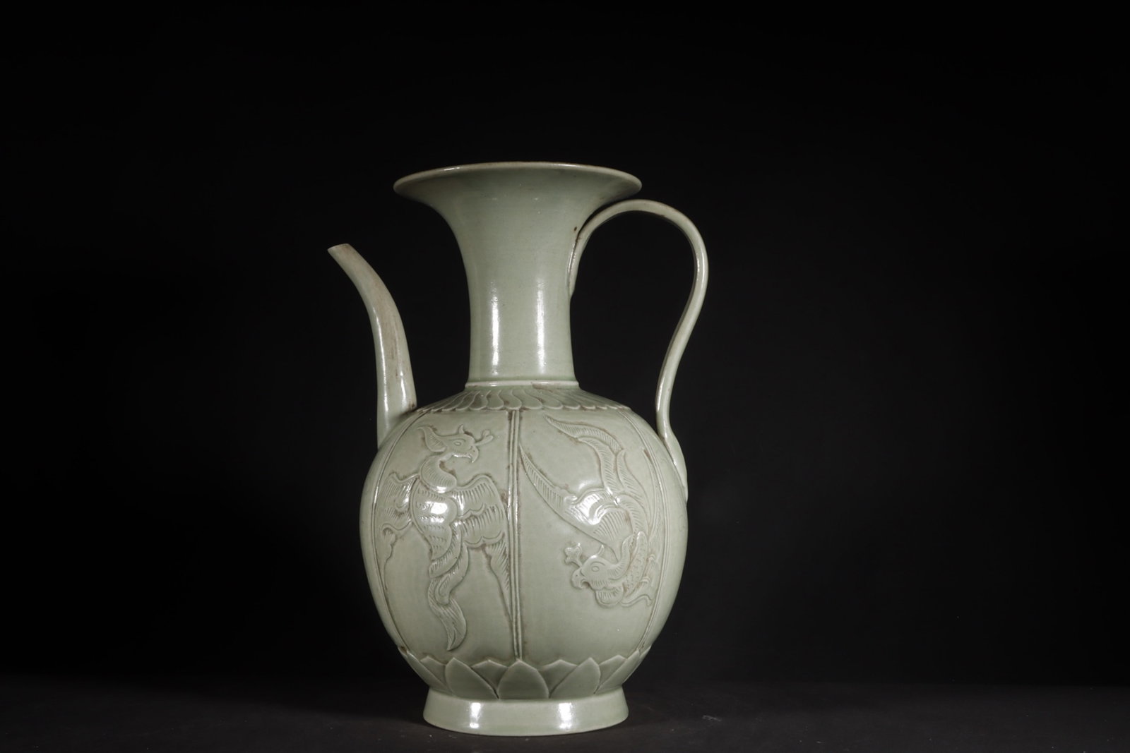 An Exquisite Yue yao Celadon Glazed Parrot Pattern Ewer (1 of 9)