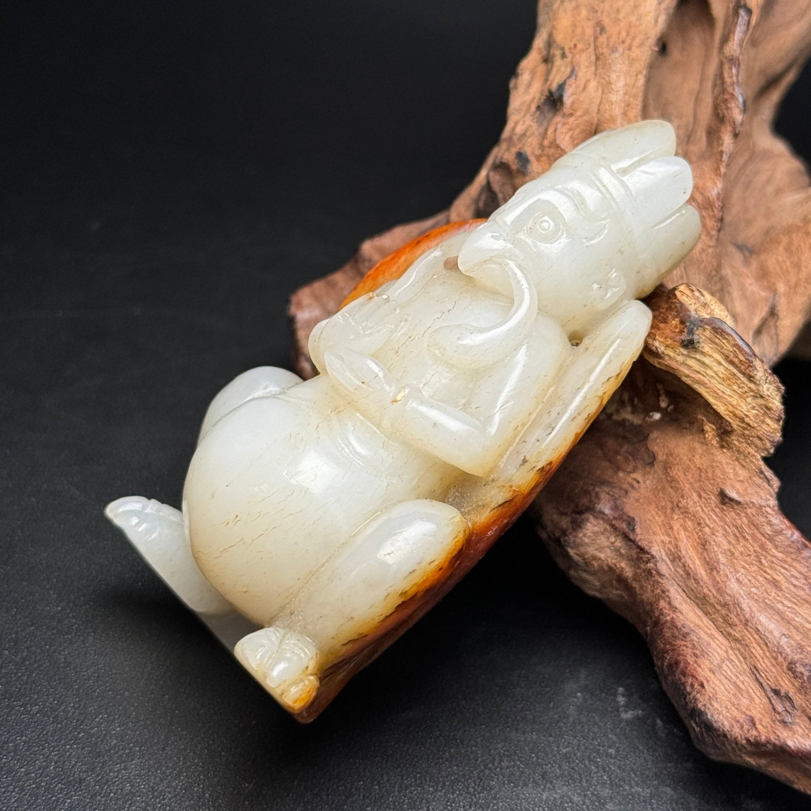 An Exquisite White Jade Figure Ornament: An Exquisite White Jade Figure Ornament,Qing Dynasty,China,Size:3inx1.7inx1.2in,Weight:107g 白玉人物摆件,中国清代