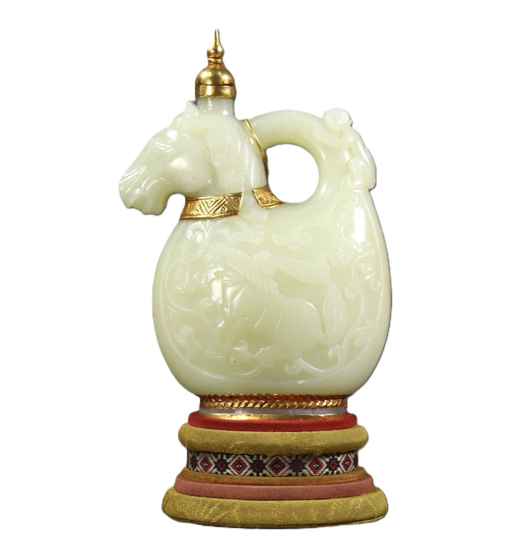 An Exquisite White Jade Cover with Gold Horse Pattern Pot (1 of 9)