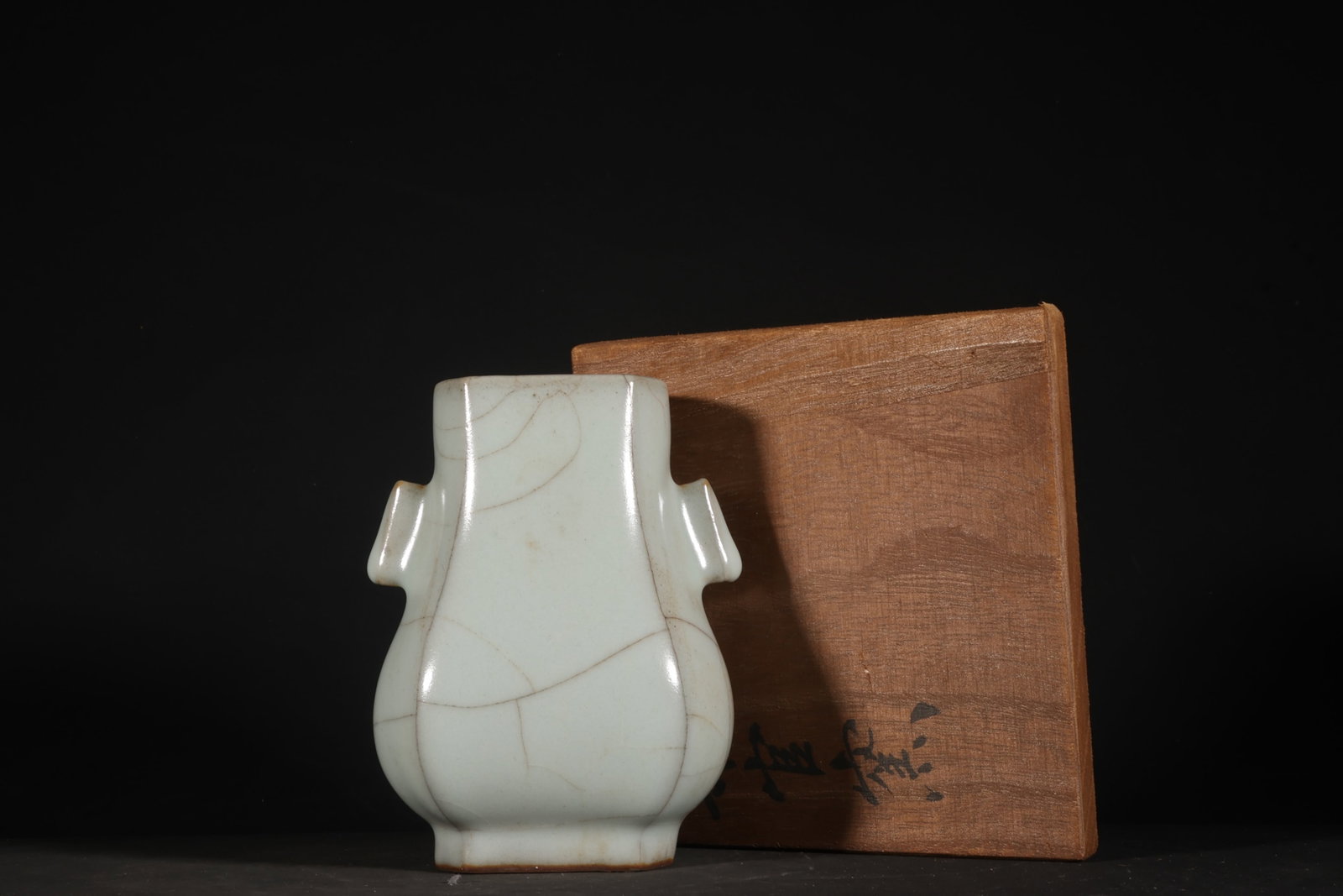 An Exquisite Guan yao Celadon Glazed Double-Ears Vase: An Exquisite Guan yao Celadon Glazed Double-Ears Vase,Song Dynasty,China,Size:4.1inx3.1in 官窑青釉双耳瓶,中国宋代