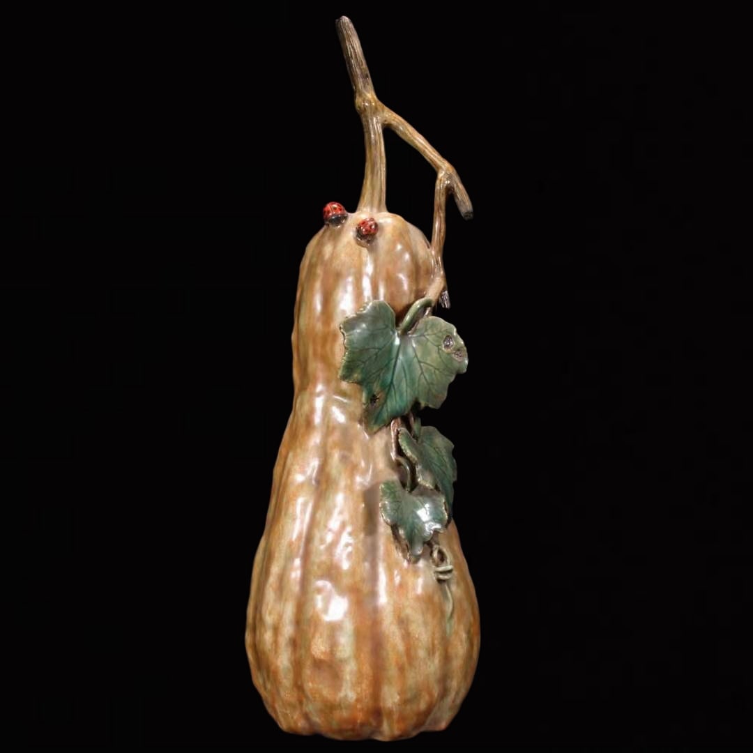 A Huge Shiwan yao Luffa Ornament (1 of 7)