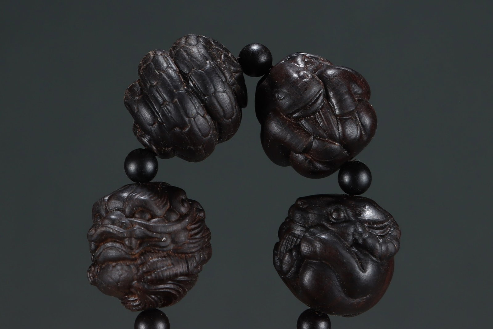 A Rare Eaglewood Animal Pattern Bracelets - 4