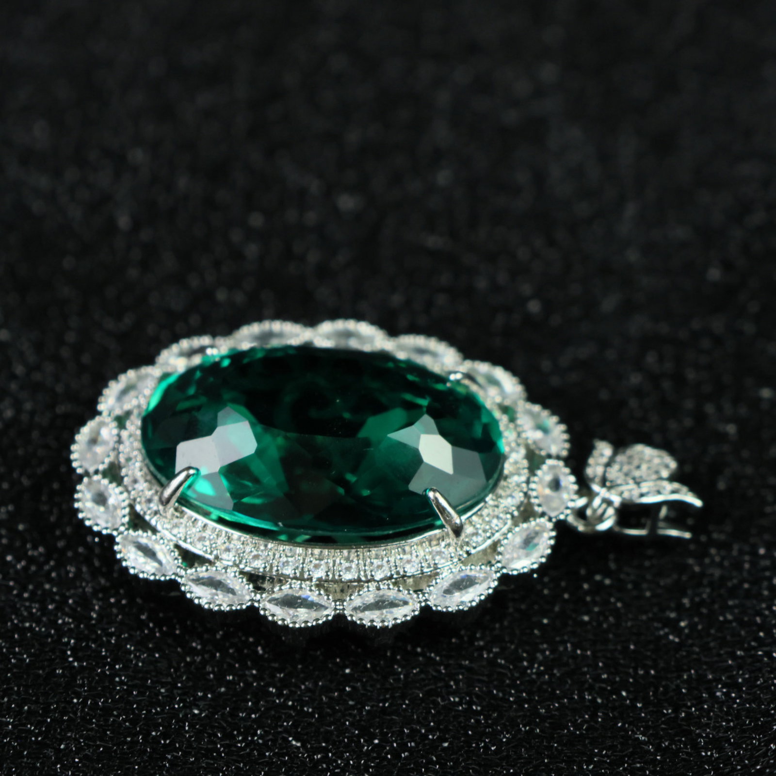 An Exquisite Pendant - 6