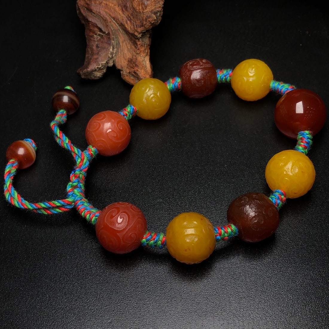 An Exquisite Agate Bracelet - 3