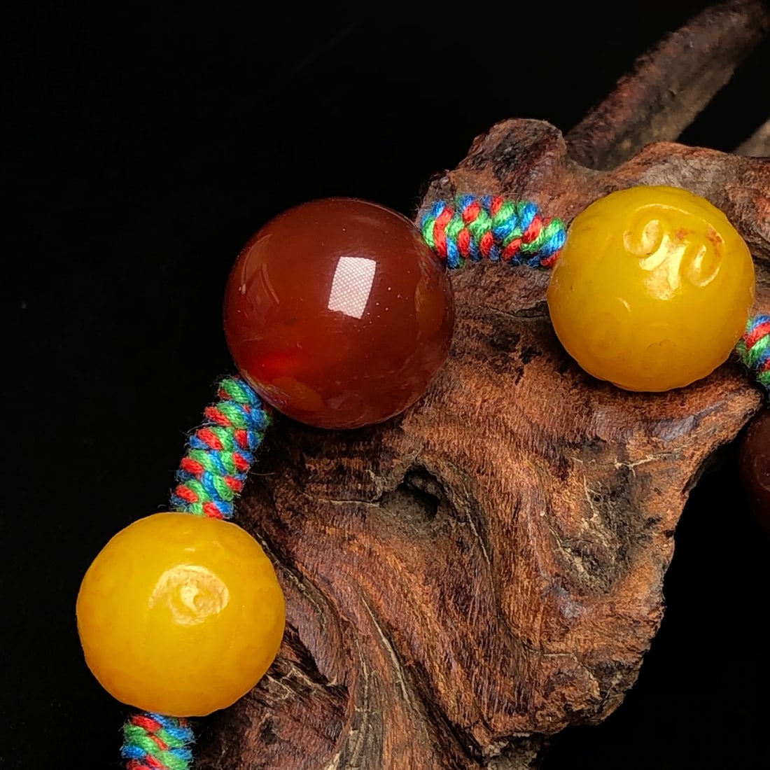 An Exquisite Agate Bracelet - 6