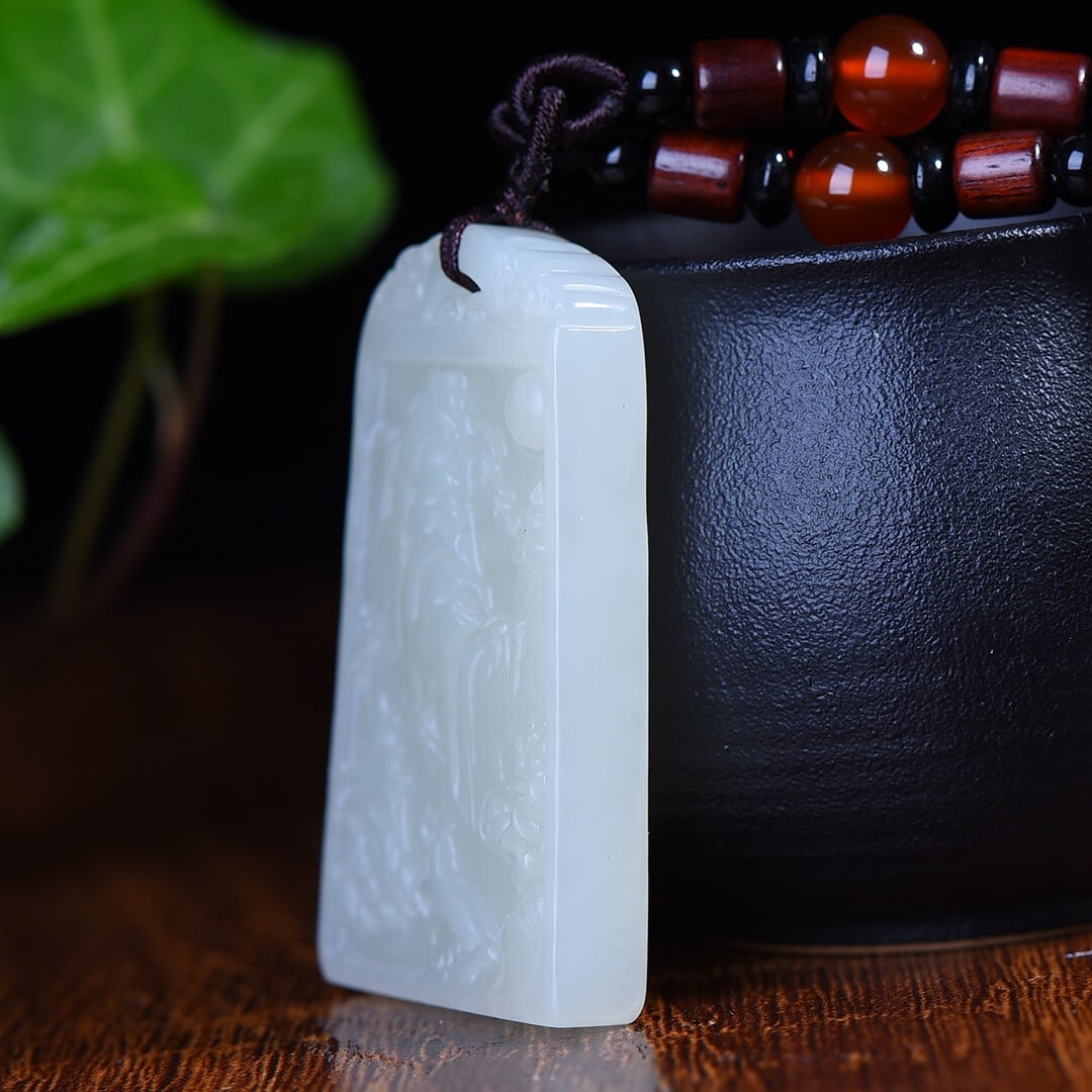 An Exquisite White Jade Landscape Pattern Pendant - 3