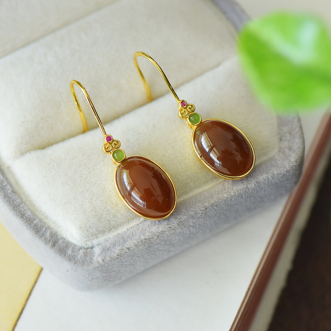 An Exquisite Sterling Silver-Gold Plated Inlaid Red Jade Earrings,Inlaid Jasper: An Exquisite Sterling Silver-Gold Plated Inlaid Red Jade Earrings,Inlaid Jasper,Size:0.4inx1.3in 纯银镀金镶红玉耳环,嵌碧玉
