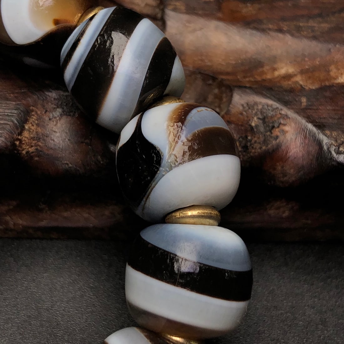 A Precious Agate Bracelets - 8