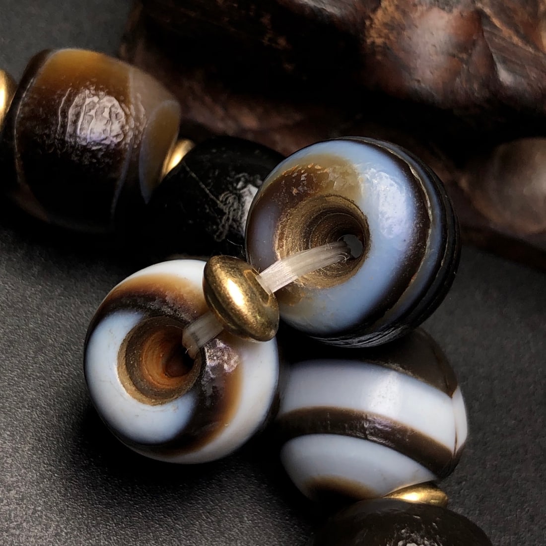 A Precious Agate Bracelets - 9