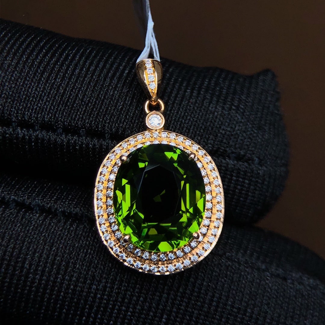 4.95Ctw Natural Tourmaline Necklace: 4.95Ctw Natural Tourmaline Necklace,Size: 0.4inx0.4in 4.95Ctw天然碧玺项链
