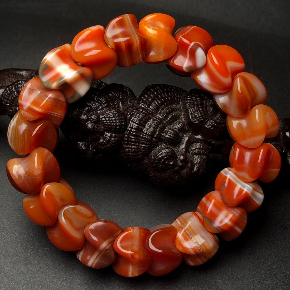 An Exquisite Agate Bracelet - 4