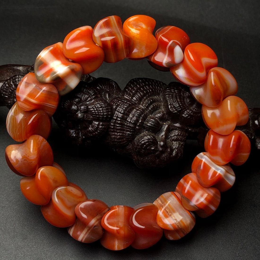 An Exquisite Agate Bracelet - 5