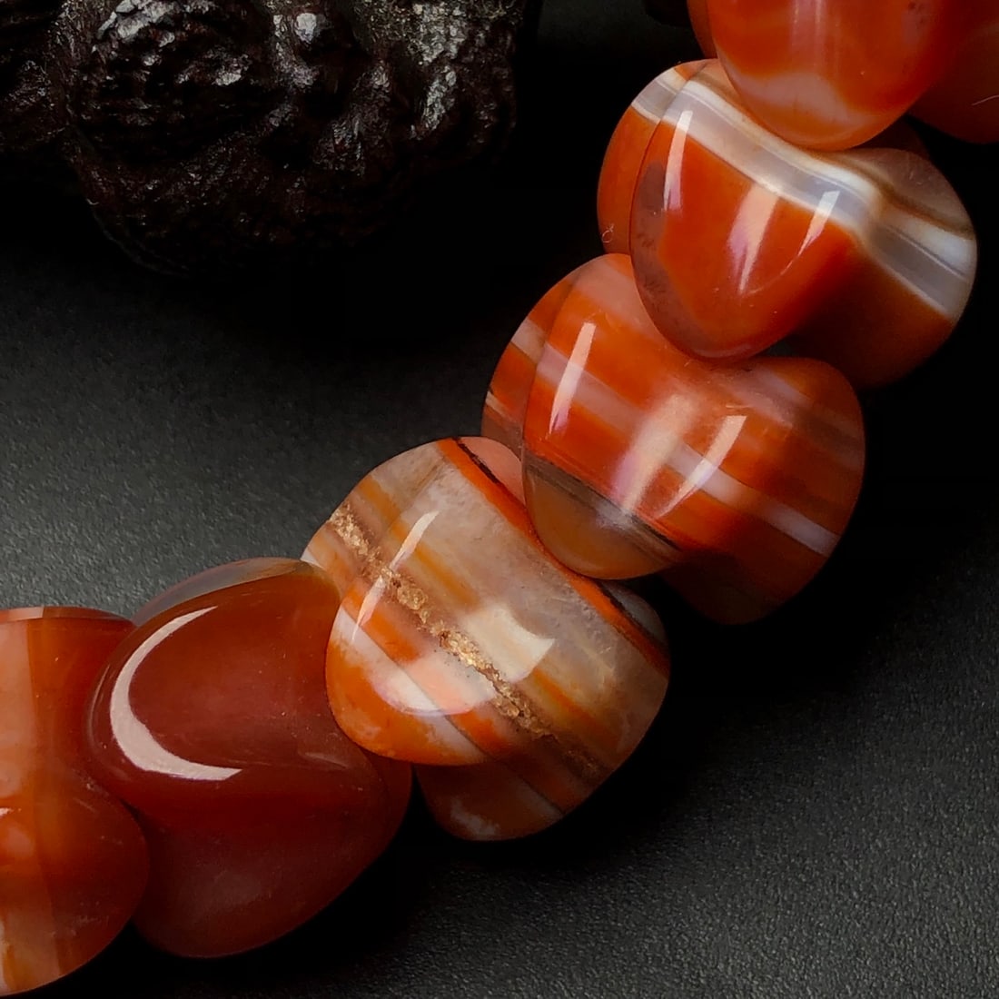 An Exquisite Agate Bracelet - 8
