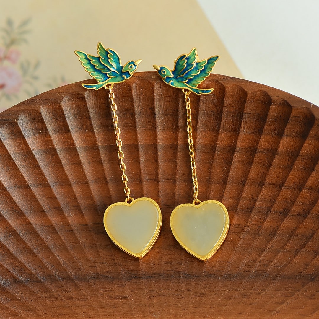 A Pair of Exquisite Sterling Silver-Gold Plated Inlaid White Jade Earrings: A Pair of Exquisite Sterling Silver-Gold Plated Inlaid White Jade Earrings,Size:0.5inx0.5in 一对纯银镀金镶白玉耳环