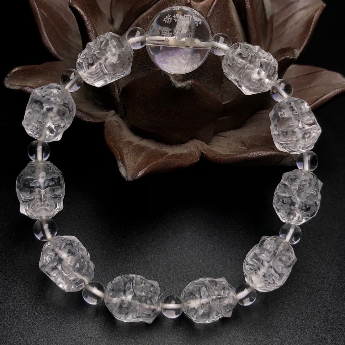 A Precious Crystal Bracelets: A Precious Crystal Bracelets,Size:0.6inx0.4in,Weight:31.6g 水晶手串
