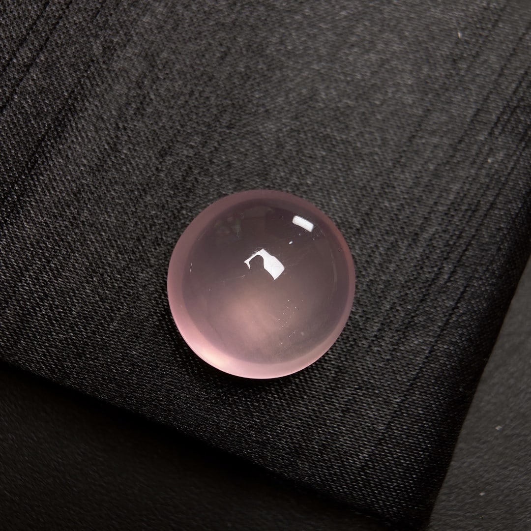 35.5Ctw Natural Crystal Loose: 35.5Ctw Natural Crystal Loose,Size: 0.8inx0.8inx0.5in 35.5Ctw天然水晶裸石