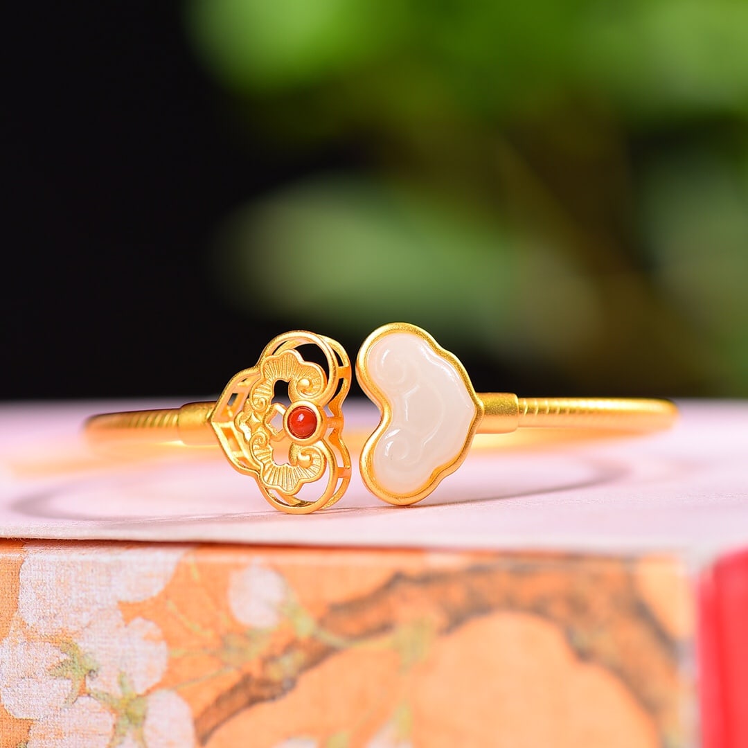 An Exquisite Sterling Silver-Gold Plated Inlaid White Jade Bracelets: An Exquisite Sterling Silver-Gold Plated Inlaid White Jade Bracelets,Size:0.4inx0.7in 纯银镀金镶白玉手镯