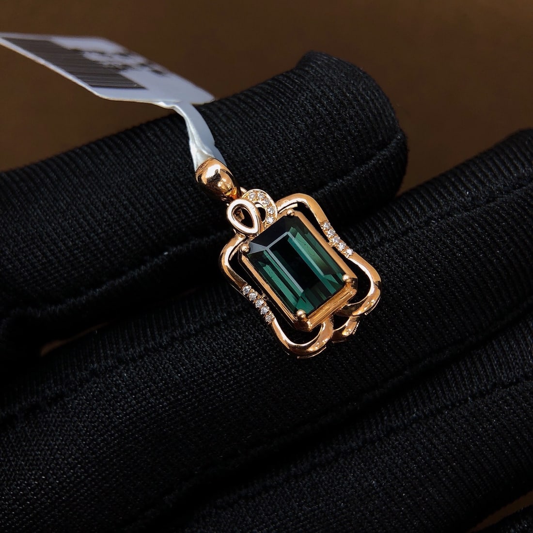 2.66Ctw Natural Tourmaline Necklace: 2.66Ctw Natural Tourmaline Necklace,Size:0.4inx0.2in 2.66Ctw天然碧玺项链