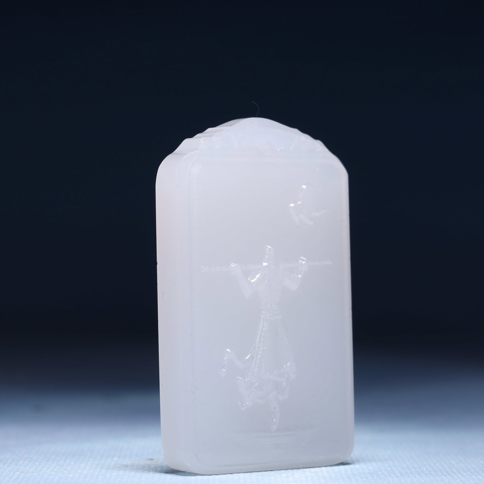 An Exquisite White Jade Figure Pattern Pendant - 3