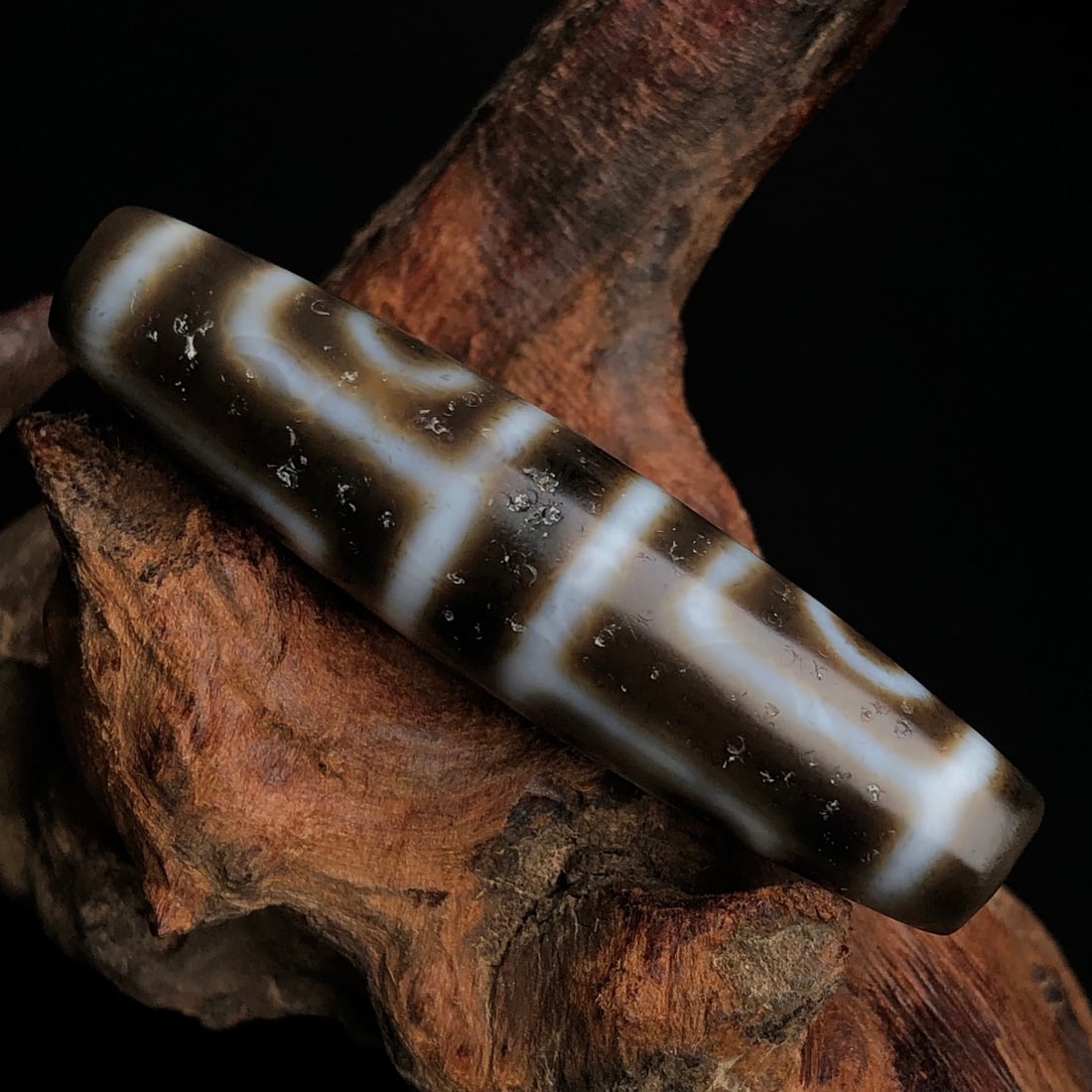 An Exquisite Dzi Bead Pendant - 2