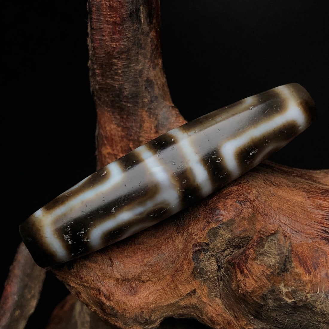 An Exquisite Dzi Bead Pendant - 9