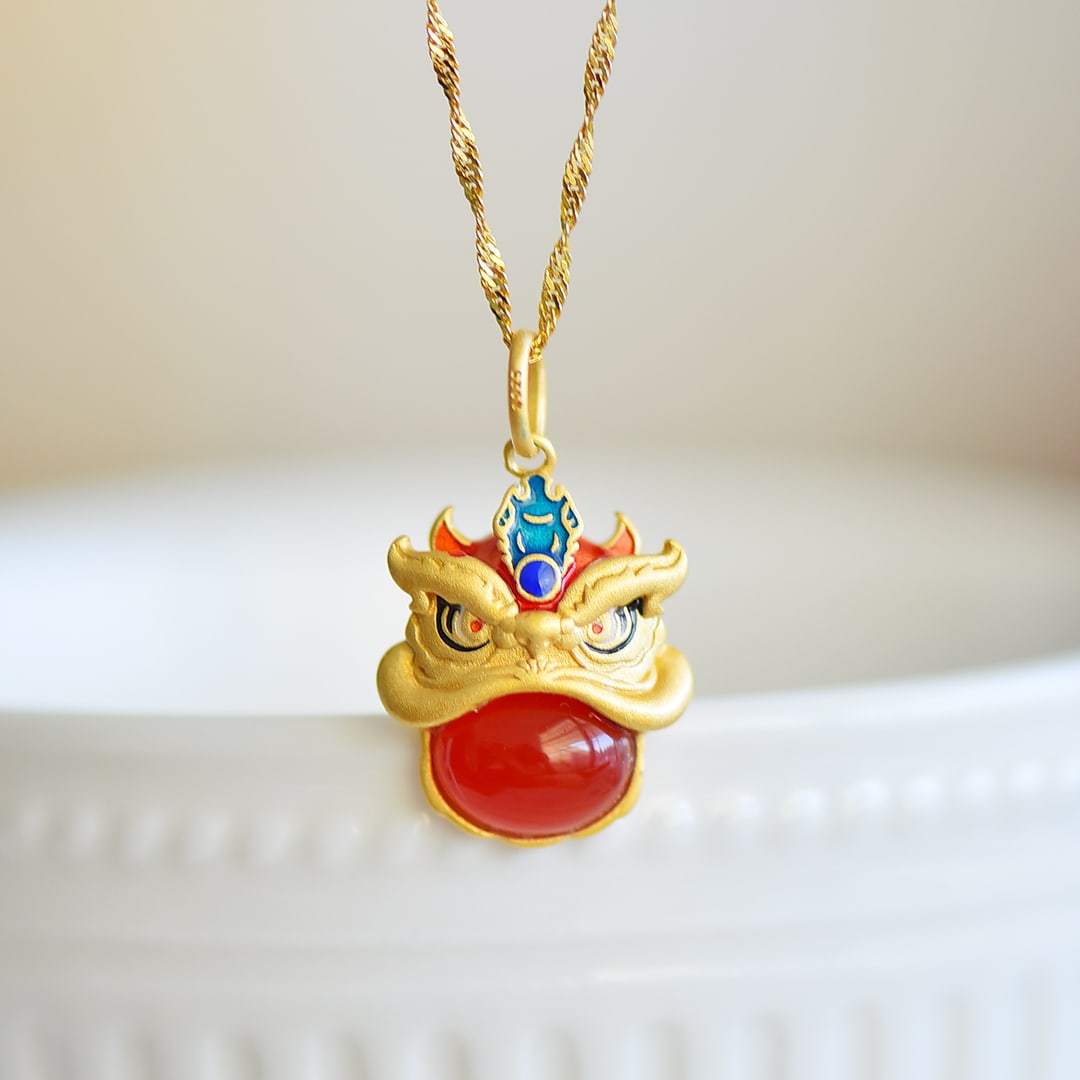 An Exquisite Sterling Silver-Gold Plated Inlaid Agate Pendant: An Exquisite Sterling Silver-Gold Plated Inlaid Agate Pendant,Size:0.3inx0.4in 纯银镀金镶玛瑙吊坠