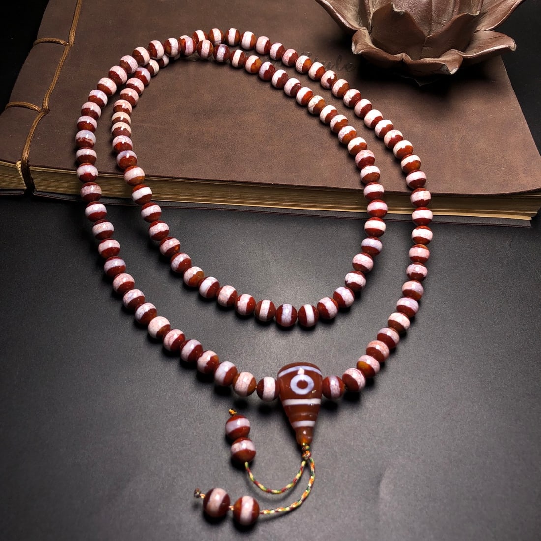 A Precious Dzi Bead Necklace (1 of 9)