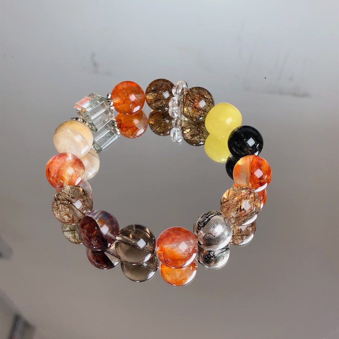 An Exquisite Crystal Bracelet - 2