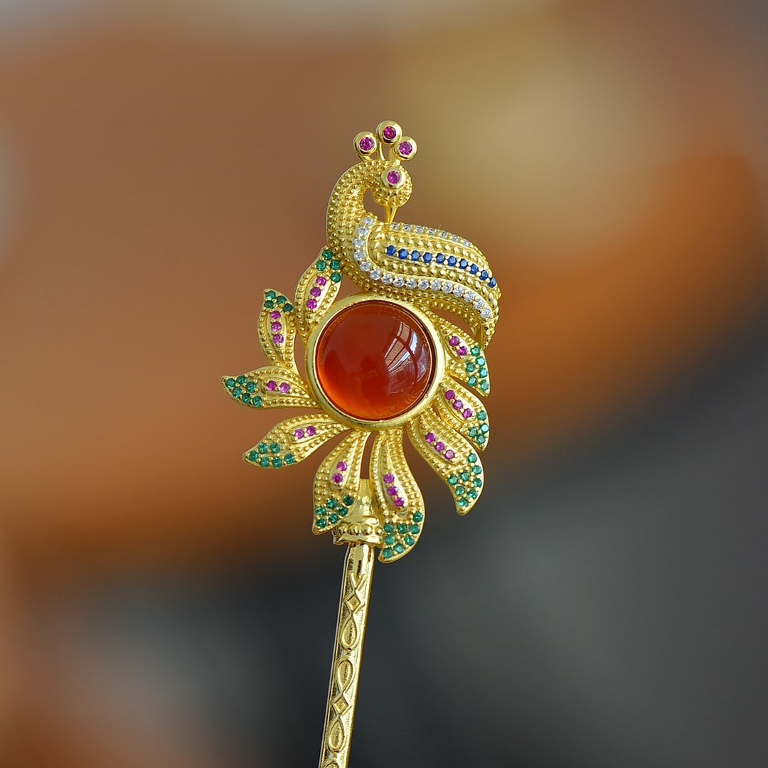 An Exquisite Sterling Silver-Gold Plated Inlaid Agate Hairpin,Inlaid Diamond: An Exquisite Sterling Silver-Gold Plated Inlaid Agate Hairpin,Inlaid Diamond,Size:0.5inx0.5in 寓意:福运连连,吉祥降临,事业腾