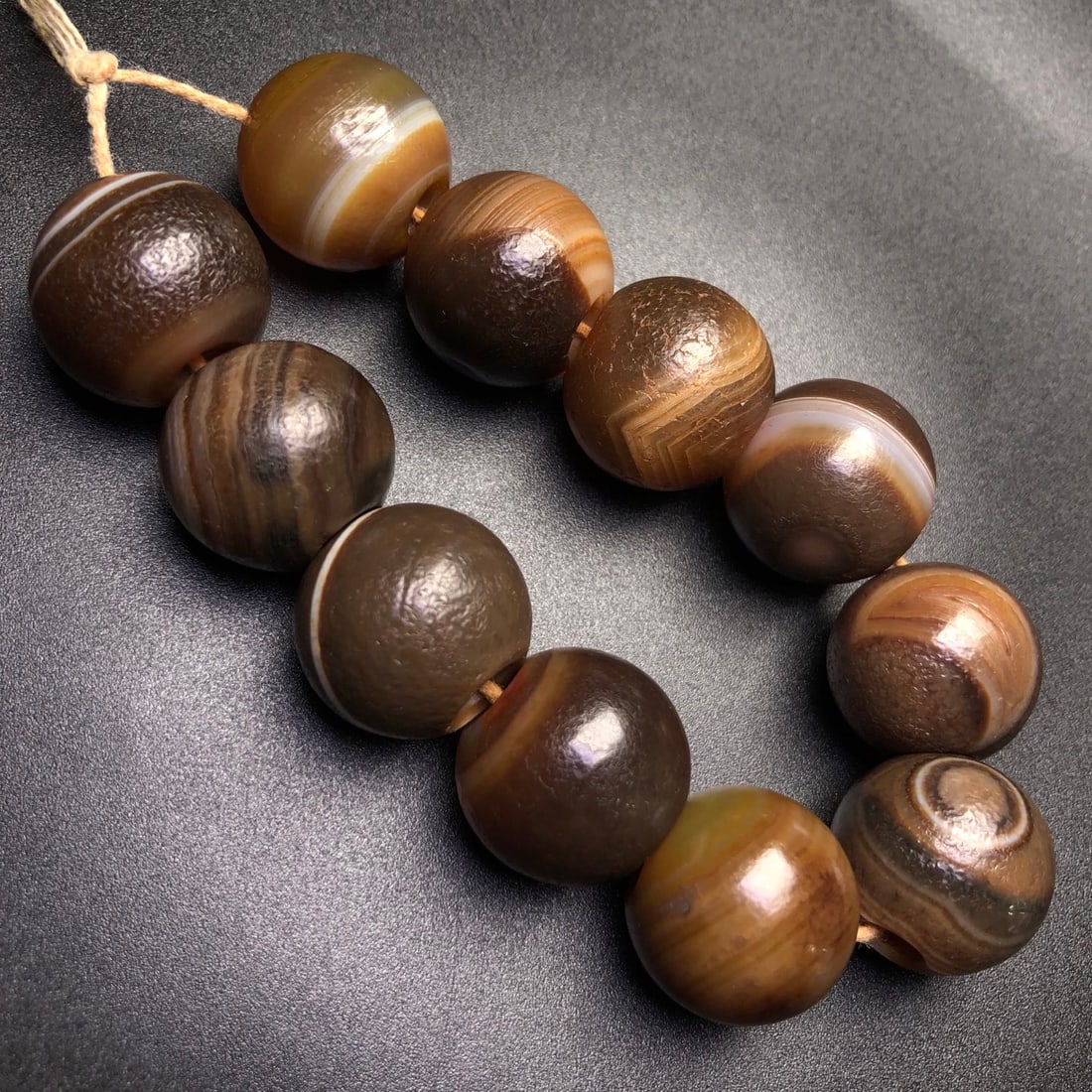 A Precious Agate Bracelets: A Precious Agate Bracelets,Size:0.8inx0.7in*11 玛瑙手串