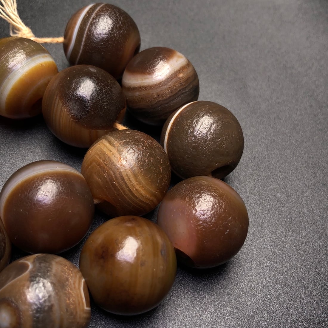 A Precious Agate Bracelets - 8