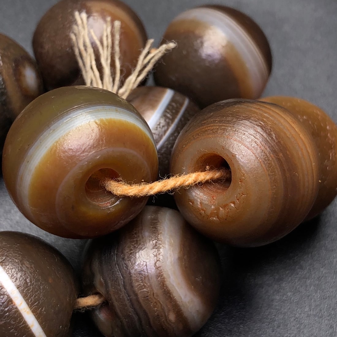 A Precious Agate Bracelets - 9